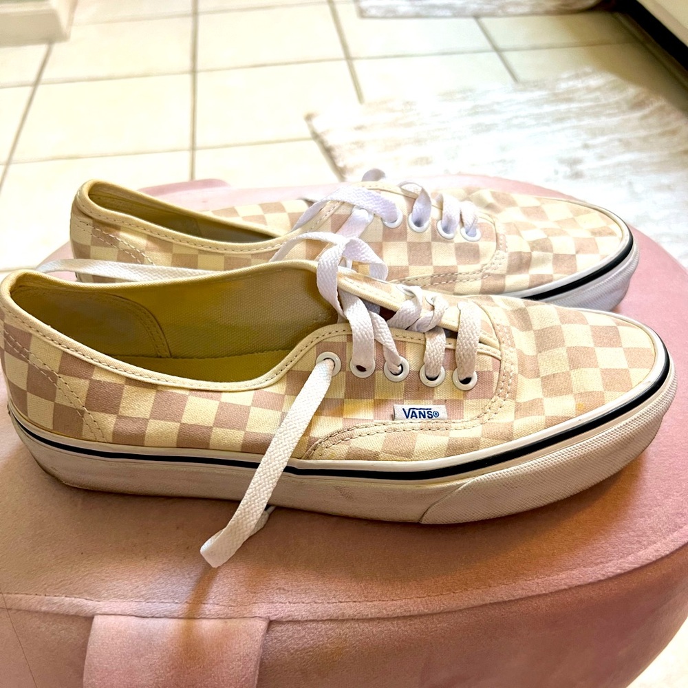 VANS Ivory and pink checker sz 9.5 W